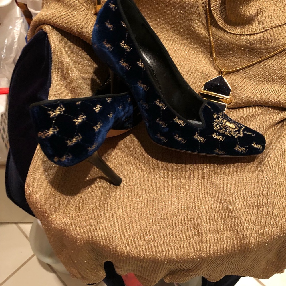 Yves Saint Laurent VINTAGE Blue VELVET Shoes 61/2 - Picture 3 of 10